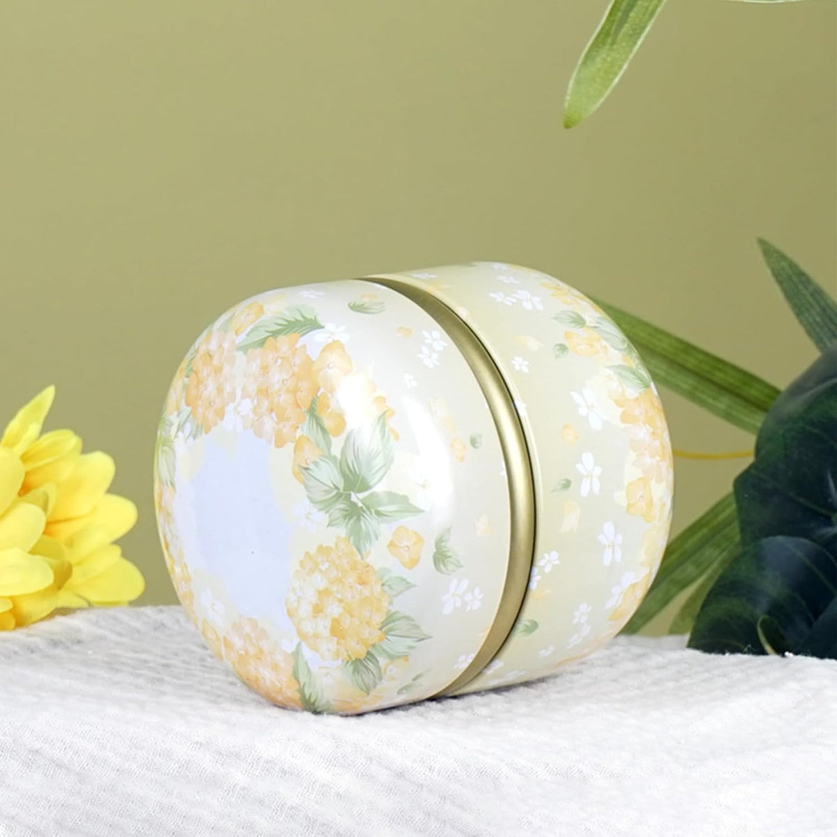 SHIMIDO Body Powder Puff and Container, 3.15" Portable Empty Body Powder Container for Baby Women's Loose Dusting Powder, Powder Case Box with Lids for Bath, Travel and Home Use (Yellow Flower)