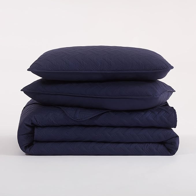 Serta ComfortSure Soft 3-Piece King/ Cal King Quilt Bedding Set, Includes Bedspread/Coverlet and Pillow Shams, Bedding for All Seasons, Machine Washable, Navy