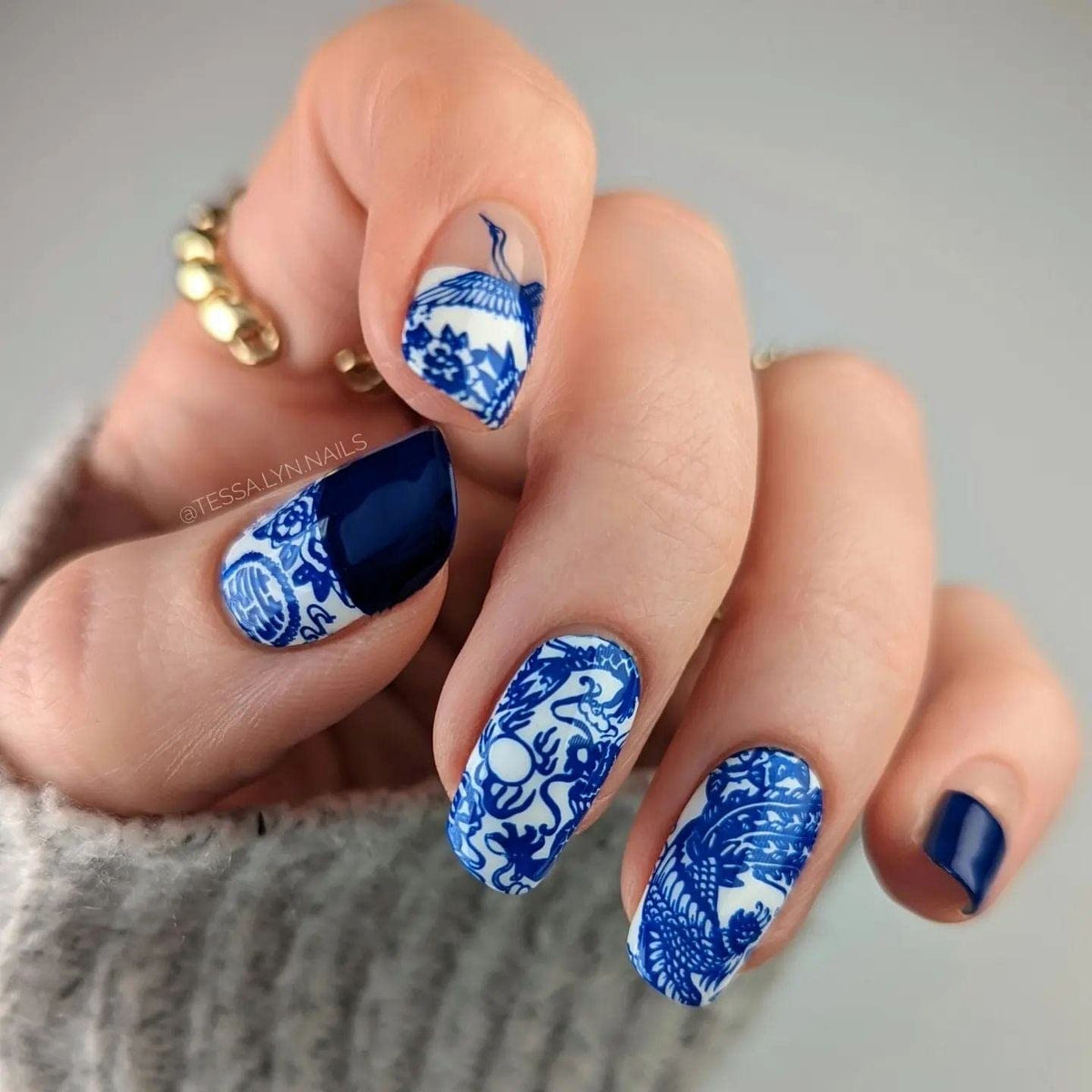Maniology Porcelain Nail Stamping Plate | Classic Chinese Ceramic Dinnerware Design, Floral Patterns, Elegant DIY Manicure - Reusable, Rectangular, Stainless Steel Nail Art Template
