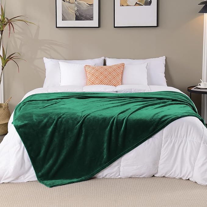 SOCHOW Flannel Fleece Blanket Twin Size, All Season Lightweight Super Soft Cozy Blanket for Bed or Couch, Green(60inch X80'')