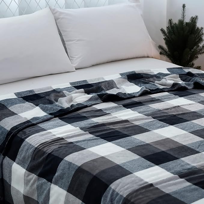 SOCHOW Buffalo Plaid Flannel Fleece Throw Blanket 50 x 60 Inches, Soft Lightweight Cozy All Season Black/White Checkered Blanket for Bed, Couch, Car