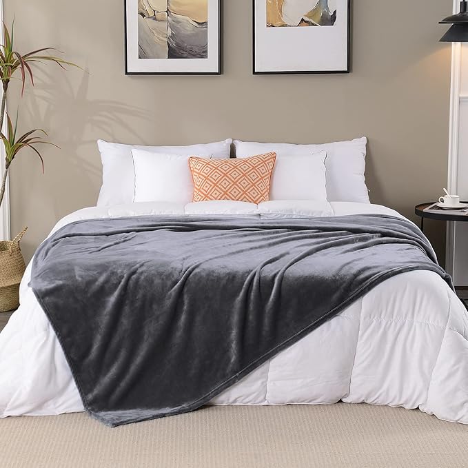 SOCHOW Flannel Fleece Blanket King Size, All Season Lightweight Super Soft Cozy Blanket for Bed or Couch, Grey(90inch X108'')