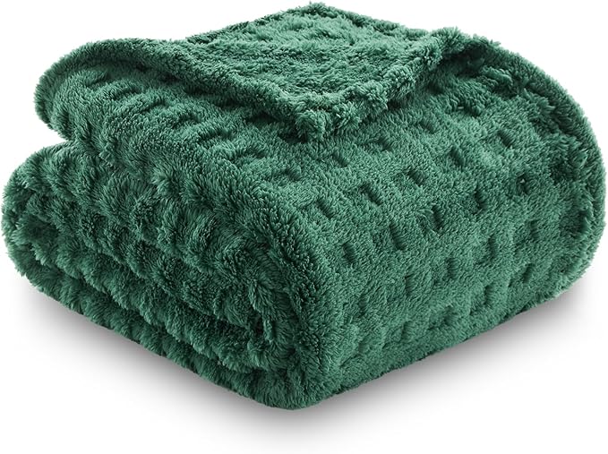 NEWCOSPLAY Super Soft Twin Blanket Green Premium Silky Flannel Fleece 3D Waffle Checkered Lightweight Bed Blanket All Season Use (Dark Green, Twin(60"x80"))