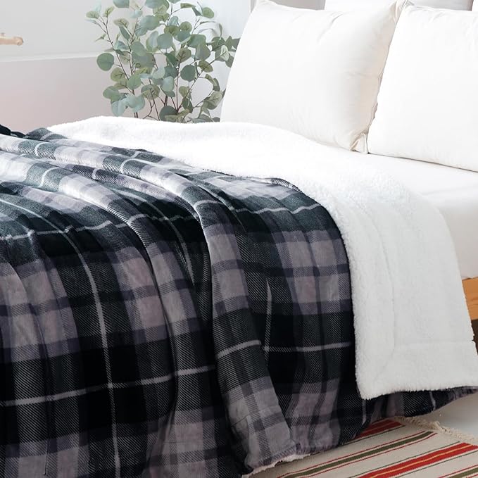 SOCHOW Sherpa Plaid Fleece Throw Blanket, Double-Sided Super Soft Luxurious Bedding Blanket 90 x 90 inches, Grey