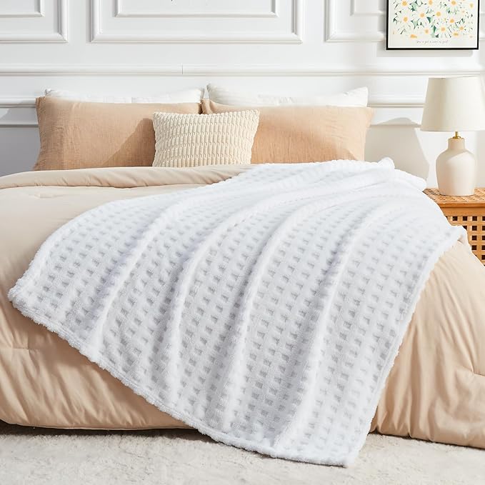 NEWCOSPLAY Super Soft Twin Blanket White Premium Silky Flannel Fleece 3D Waffle Checkered Lightweight Bed Blanket All Season Use (White, Twin(60"x80"))