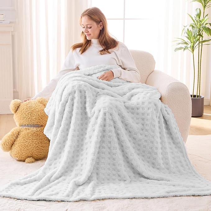 NEWCOSPLAY Super Soft Twin Blanket White Premium Silky Flannel Fleece 3D Waffle Checkered Lightweight Bed Blanket All Season Use (White, Twin(60"x80"))