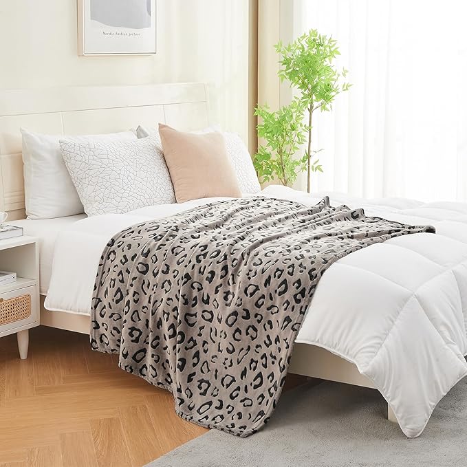 SOCHOW Three-Dimensional Leopard Print Flannel Fleece Throw Blanket, Lightweight Super Soft Cozy Plush Blanket for Couch Bed, 50 x 60 Inches, Chocolate Leopard