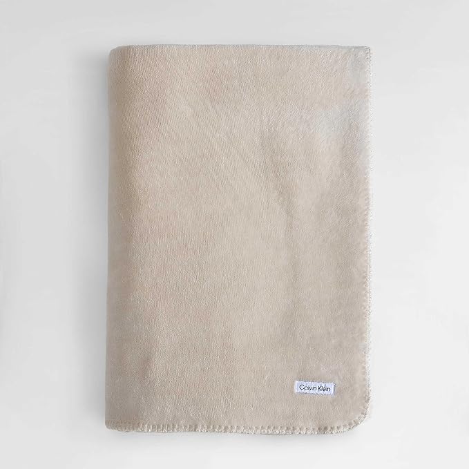 Calvin Klein - Queen Blanket, Super Soft Plush Bedding, Luxury Bed Blanket, Oeko-Tex Certified (Modern Reversible Solid Light Beige, Queen)