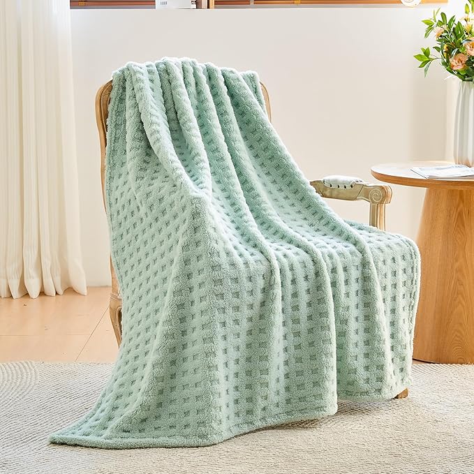 NEWCOSPLAY Super Soft King Blanket Green Premium Silky Flannel Fleece 3D Waffle Checkered Lightweight Bed Blanket All Season Use (New Sage Green, King(90"x110"))