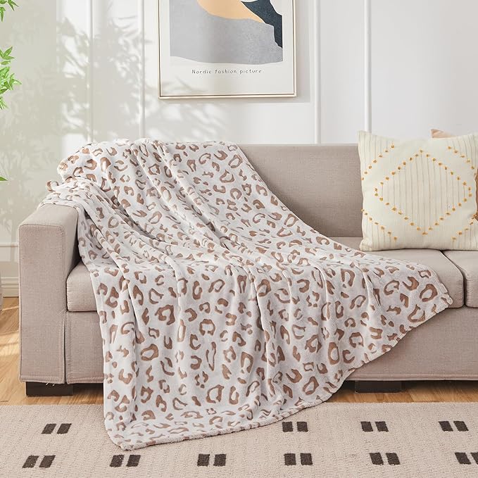 SOCHOW Flannel Fleece Cheetah Print Throw Blanket for Women, Lightweight Super Soft Cozy Plush Blanket, 60 x 80 Inches Brown Leopard