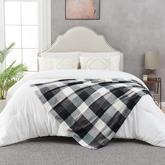 SOCHOW Buffalo Plaid Flannel Fleece Throw Blanket 60 x 80 Inches, Soft Lightweight Cozy All Season Black/White Checkered Blanket for Bed, Couch, Car