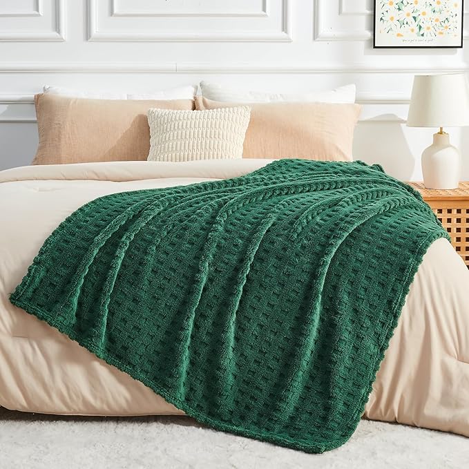 NEWCOSPLAY Super Soft Twin Blanket Green Premium Silky Flannel Fleece 3D Waffle Checkered Lightweight Bed Blanket All Season Use (Dark Green, Twin(60"x80"))