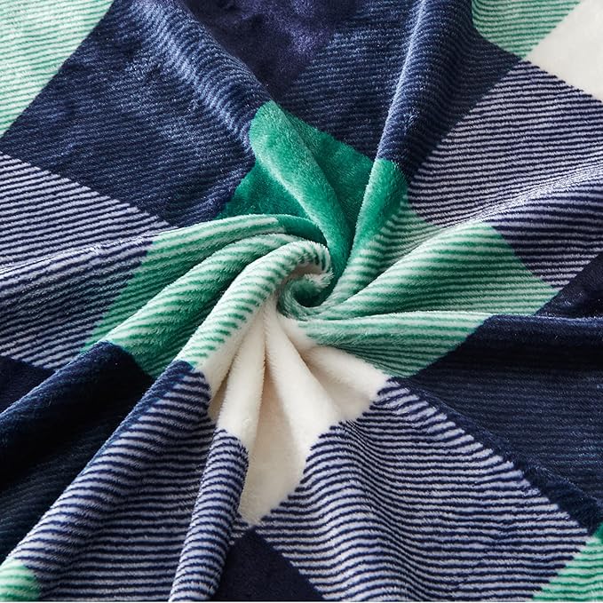 SOCHOW Buffalo Plaid Flannel Fleece Throw Blanket 60 x 80 Inches, Soft Lightweight Cozy All Season Green/White Checkered Blanket for Bed, Couch, Car