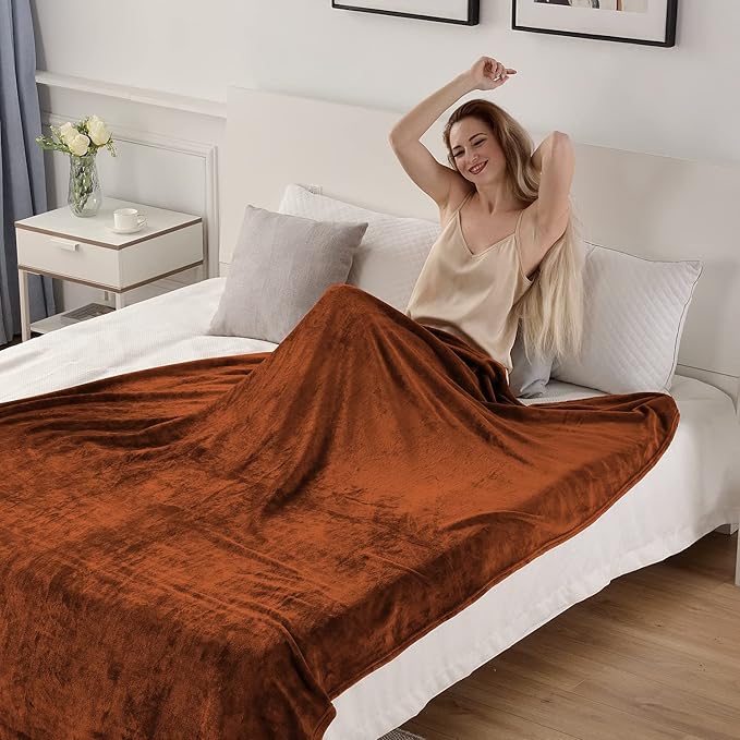 SOCHOW Flannel Fleece Blanket Luxury Twin XL Size, All Season Lightweight Super Soft Cozy Blanket for Bed or Couch, Caramel(66inch X90'')