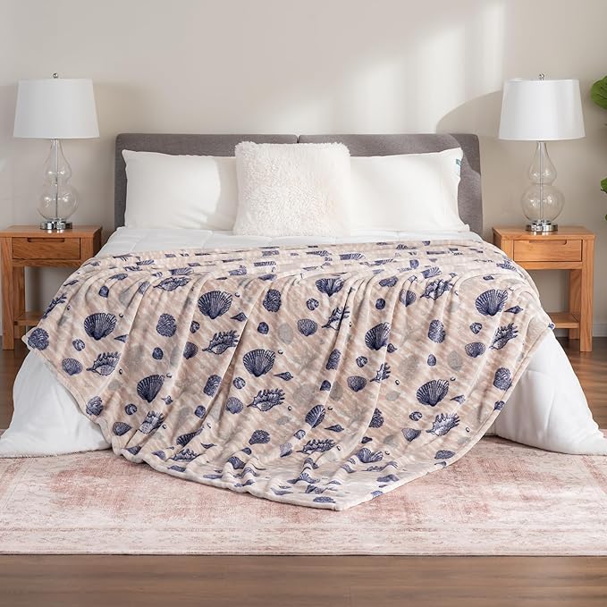 Berkshire Blanket-Classic Heavyweight Soft Printed VelvetLoft® Plush Warm Blanket, Twin Size Soft Fuzzy Blanket for Couch Sofa Bed, Classic Shells Navy, 60in x 90in