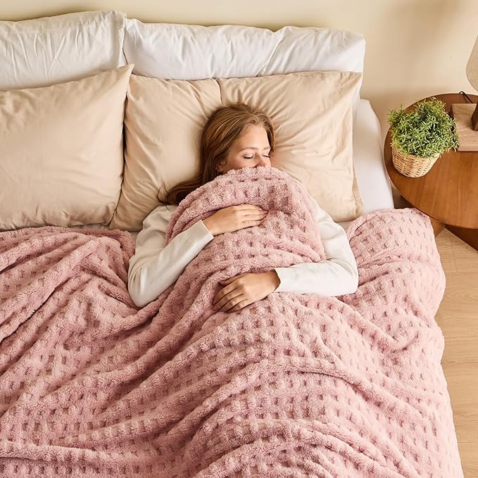 NEWCOSPLAY Super Soft Queen Blanket Pink Premium Silky Flannel Fleece 3D Waffle Checkered Lightweight Bed Blanket All Season Use (Pink, Queen(90"x90"))