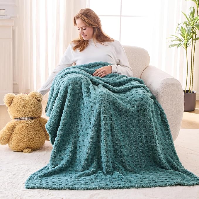 NEWCOSPLAY Super Soft Twin Blanket Teal Premium Silky Flannel Fleece 3D Waffle Checkered Lightweight Bed Blanket All Season Use (Light Teal, Twin(60"x80"))
