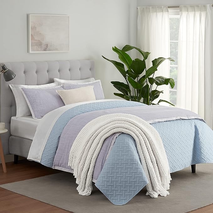 Serta ComfortSure Soft 2-Piece Twin Quilt Bedding Set, Includes Bedspread/Coverlet and Pillow Sham, Bedding for All Seasons, Machine Washable, Light Blue