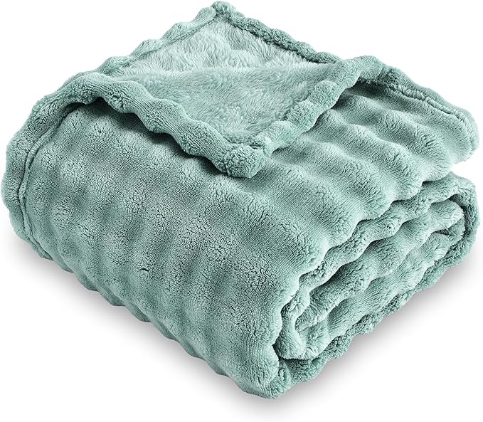 SOCHOW Sage Green Bubble Fleece Blanket for Couch, Super Soft Cozy Cute Throw Blanket for Women, Decorative Fuzzy Flannel Blanket, 60 x 80 Inches
