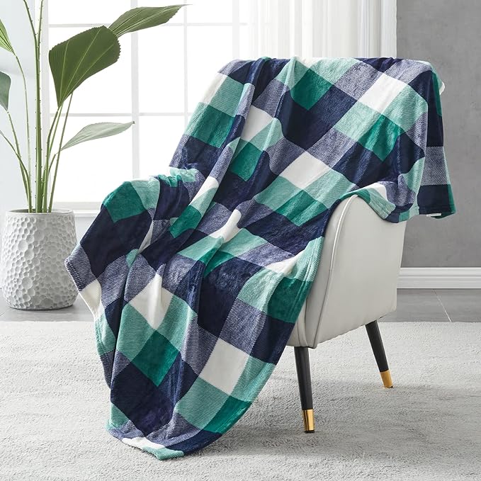 SOCHOW Buffalo Plaid Flannel Fleece Throw Blanket 50 x 60 Inches, Soft Lightweight Cozy All Season Green/White Checkered Blanket for Bed, Couch, Car