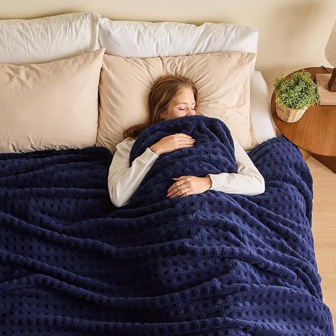 NEWCOSPLAY Super Soft Queen Blanket Navy Premium Silky Flannel Fleece 3D Waffle Checkered Lightweight Bed Blanket All Season Use (Dark Navy, Queen(90"x90"))