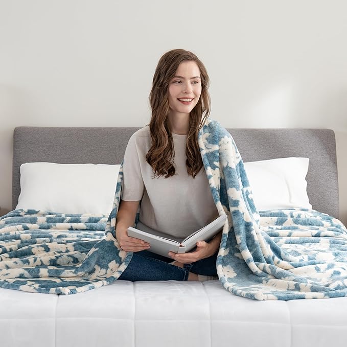 Berkshire Blanket-Classic Heavyweight Warm Soft Printed VelvetLoft® Plush Blanket, King Size Soft Fuzzy Blanket for Couch Sofa Bed, Floral Blue, 90in x 108in