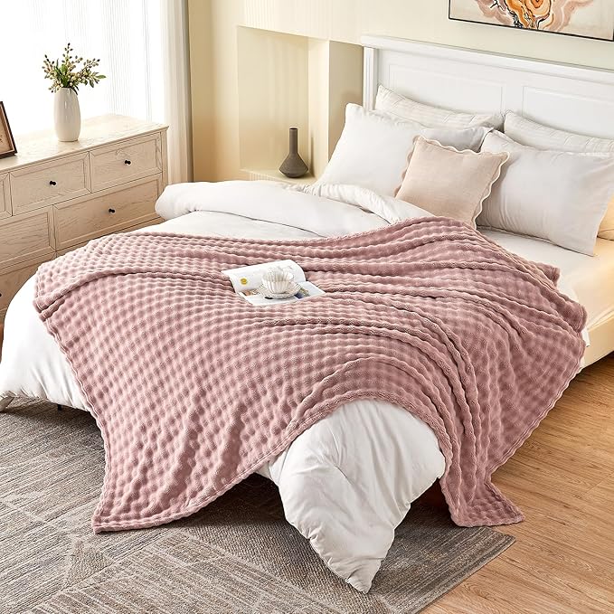 SOCHOW Dusty Pink Bubble Fleece Blanket for Couch, Super Soft Cozy Cute Throw Blanket for Women, Decorative Fuzzy Flannel Blanket, 60 x 80 Inches