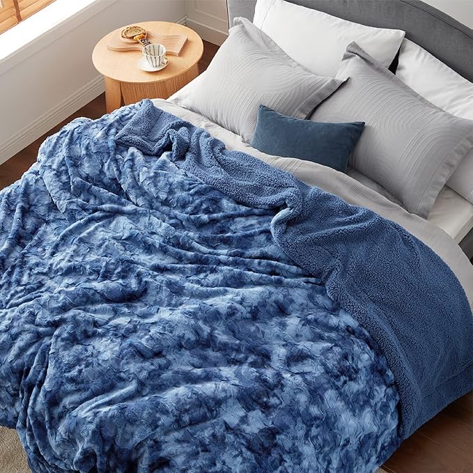 Bedsure Sherpa Blanket King Size - Soft, Fuzzy & Fluffy Faux Fur - Warm, Cozy Blanket for Couch, Sofa and Bed, Tie Dye Design, Indigo, 108x90 Inches