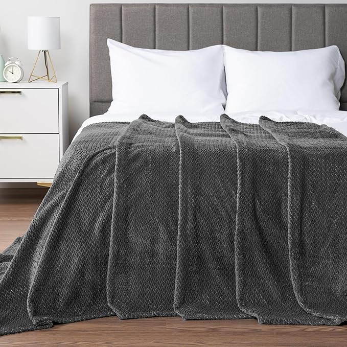 PAVILIA Soft Fleece Dark Grey Throw Blanket for Couch, Lightweight Plush Warm Blankets for Bed, Fuzzy Cozy Flannel Blanket Throw for Sofa, Travel, Jacquard Pattern, Charcoal Gray, Twin, 60x80 inch