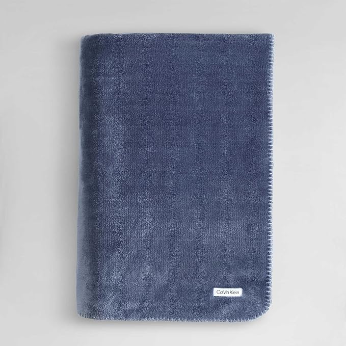 Calvin Klein - Twin Blanket, Super Soft Plush Bedding, Luxury Bed Blanket, Oeko-Tex Certified (Modern Reversible Solid Blue, Twin)