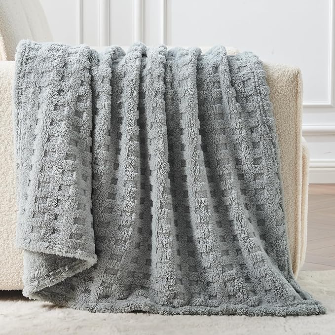 NEWCOSPLAY Super Soft Queen Blanket Grey Premium Silky Flannel Fleece 3D Waffle Checkered Lightweight Bed Blanket All Season Use (Light Grey, Queen(90"x90"))