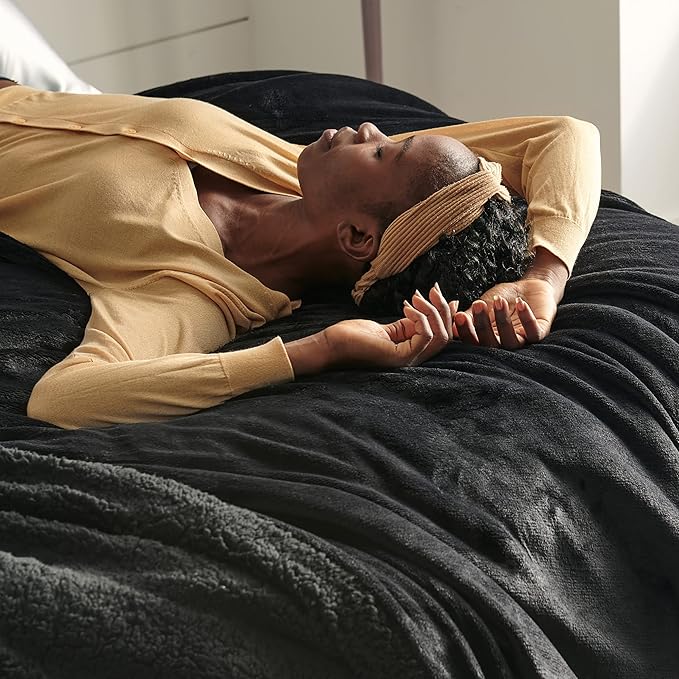 Bedsure Sherpa Fleece Blankets Queen Size for Bed - Thick and Warm, Soft Fuzzy Plush Queen Blanket for Winter, Black, 90x90 Inches