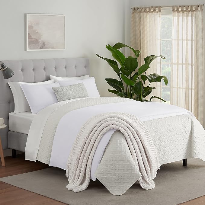 Serta ComfortSure Soft 2-Piece Twin Quilt Bedding Set, Includes Bedspread/Coverlet and Pillow Sham, Bedding for All Seasons, Machine Washable, Ivory