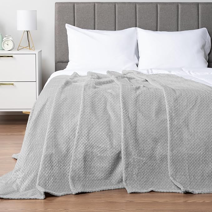 PAVILIA Soft Fleece Light Grey Throw Blanket for Couch, Lightweight Plush Warm Blankets for Bed, Fuzzy Cozy Flannel Blanket Throw for Sofa, Travel, Jacquard Pattern, Light Gray, Twin, 60x80 inch