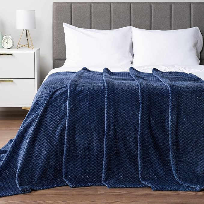 PAVILIA Soft Fleece Navy Blue Throw Blanket for Couch, Lightweight Plush Warm Blankets for Bed, Fuzzy Cozy Flannel Blanket Throw for Sofa, Travel, Jacquard Pattern, Navy Blue, 50x60 inch