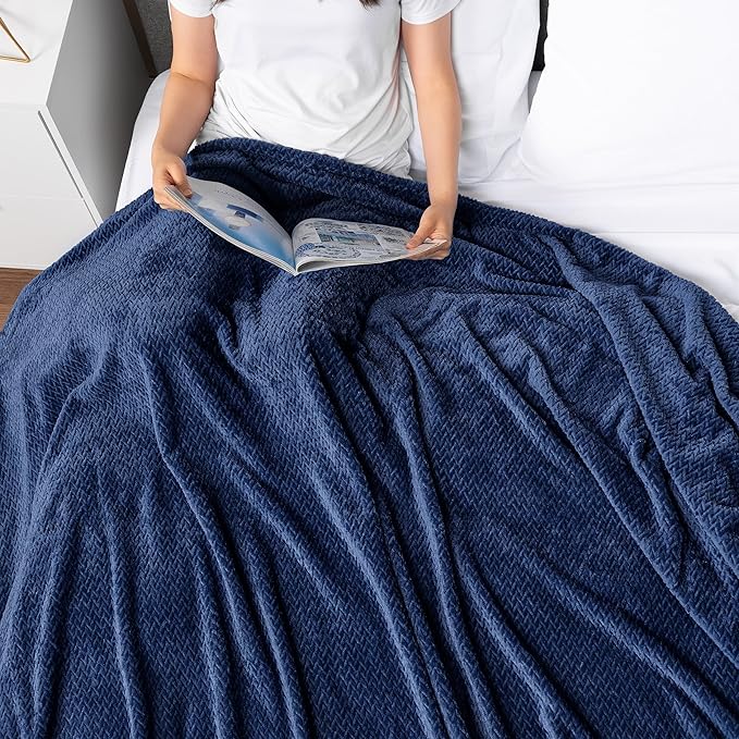 PAVILIA Soft Fleece Navy Blue Throw Blanket for Couch, Lightweight Plush Warm Blankets for Bed, Fuzzy Cozy Flannel Blanket Throw for Sofa, Travel, Jacquard Pattern, Navy Blue, 50x60 inch